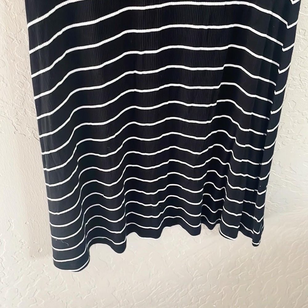 🌿Final Sale
American Eagle Striped Black and White Ribbed Knit Cozy Dress - Picture 6 of 9